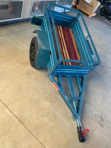 reboque: 110 x 80 p/ moto puxar.