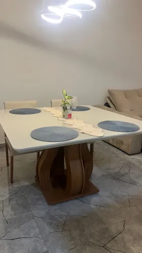 Mesa off white 6 lugares 135x135cm tampo de vidro