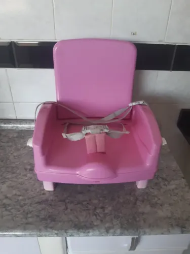 Assento infantil para cadeira de mesa