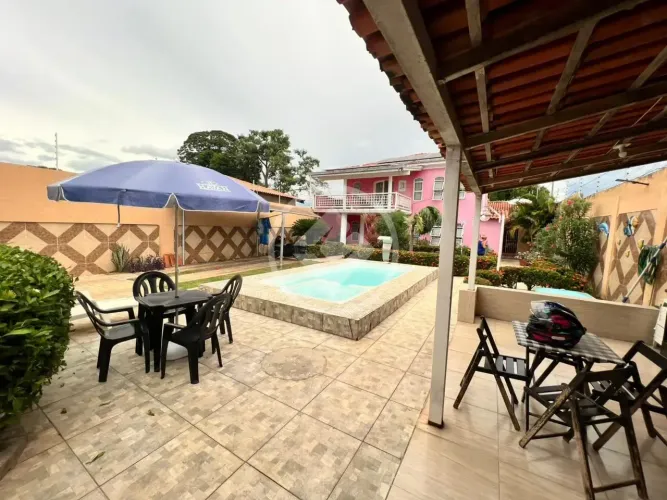 CASA A VENDA - COM ENERGIA SOLAR E PISCINA, 5 QUARTOS - VALOR R$845.000 - CIDADE ALTA, CUI