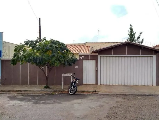 Casa em Leilão - Parte Baixa - Cafelândia - SP