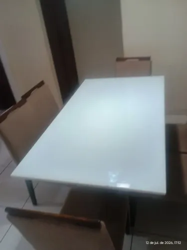 Mesa de jantar retangular com 6 cadeiras