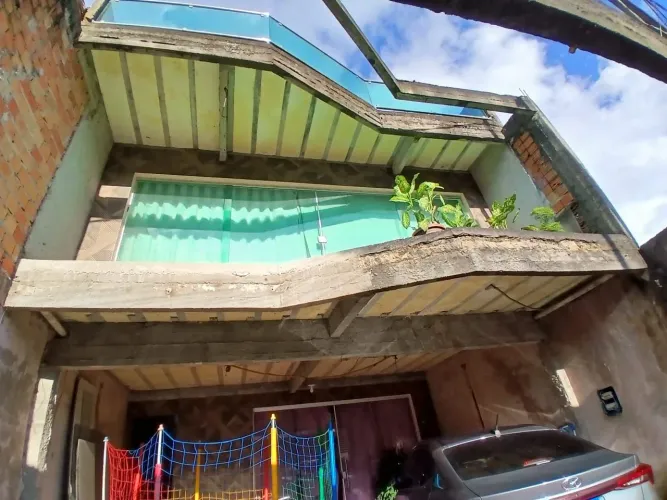 CASA ESPAÇOSA E COMPLETA À VENDA ®