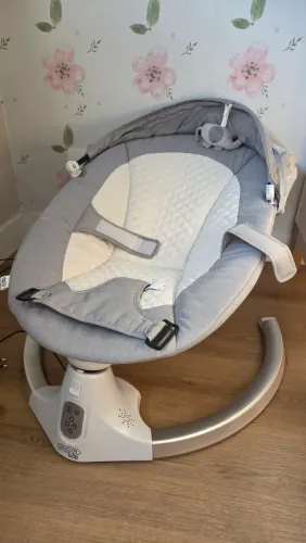 Cadeira de Balanço e descanso Bebê Elétrica Fancy Maxi Baby