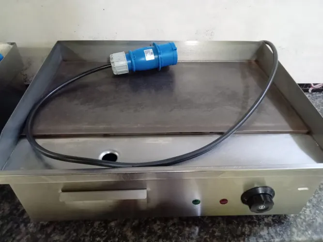 Chapa elétrica para lanches