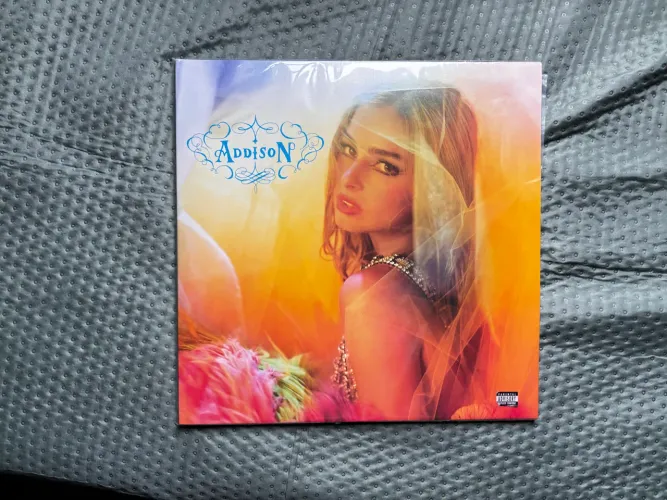 Addison- Addison rae vinil amarelo
