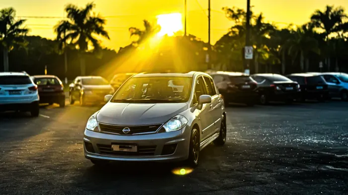 Nissan Tiida SL 1.8/1.8 Flex 16V Mec. 2013