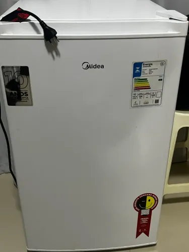 Frigobar Midea 220v