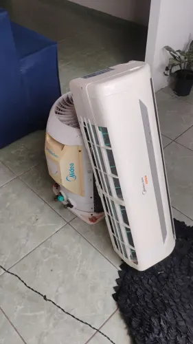 Vendo ar condicionado 12 mil BTUs convencional midea