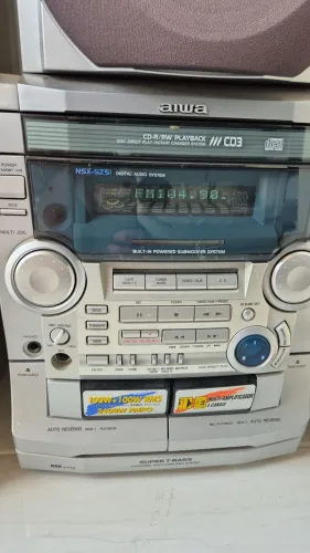 Som AIWA excelente qualidade de som