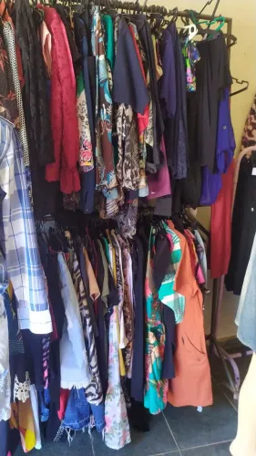 Lote de roupas circular