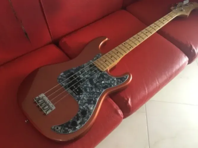 Baixo precision luther 