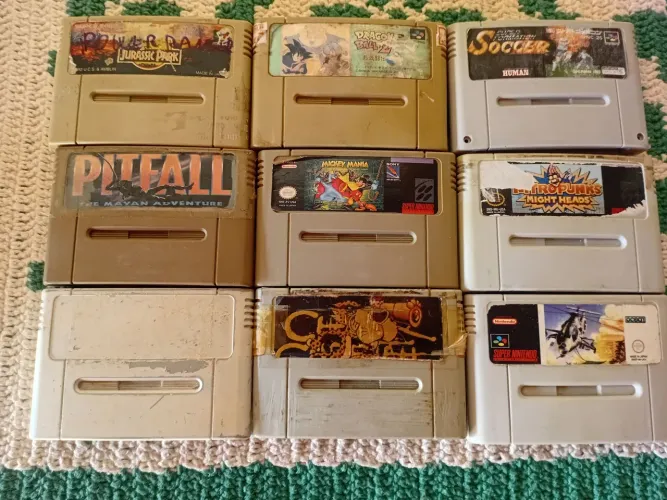 Lote de 9 jogos de Super Nintendo sem funcionar