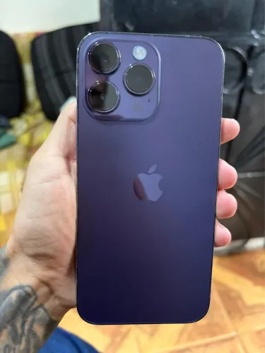iPhone 14 Pro Max 128gb. Bateria 78% aparelho sem marcas de uso e todo original ainda.