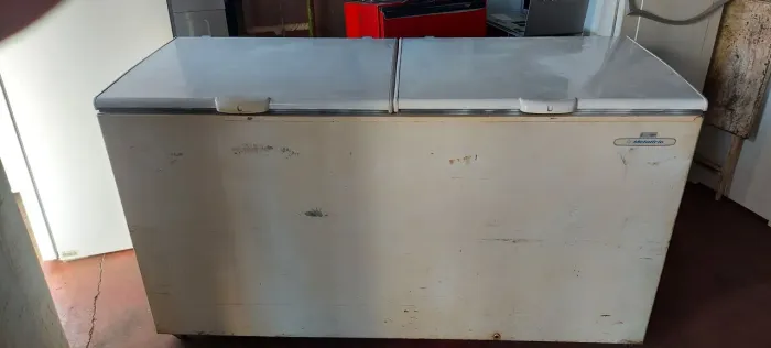 Vendo freezer horizontal 110 volts