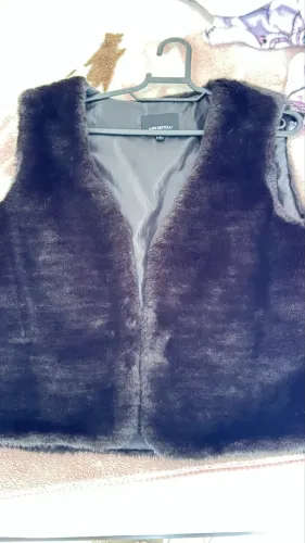 Colete preto peludo P