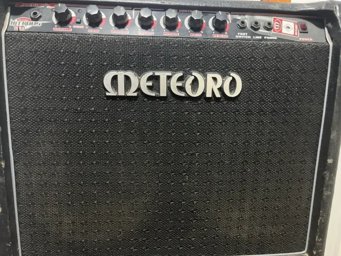 Amplificador de Guitarra Meteoro Nitrous 100G