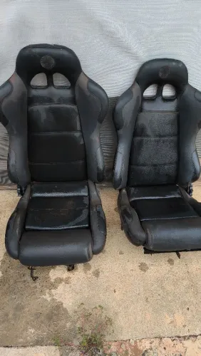 Par de bancos concha reclináveis com trilhos VW Gol 