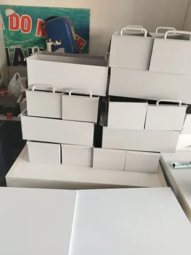 Travessas de aço multiuso