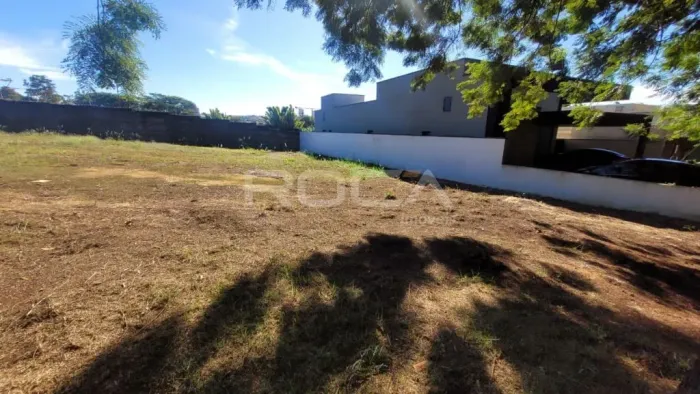 Terreno à venda no Condomínio Arara Azul, em Bonfim Paulista
