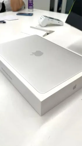 MacBook NEO 512 gb- 8 Ram- Silver NOVO LACRADO