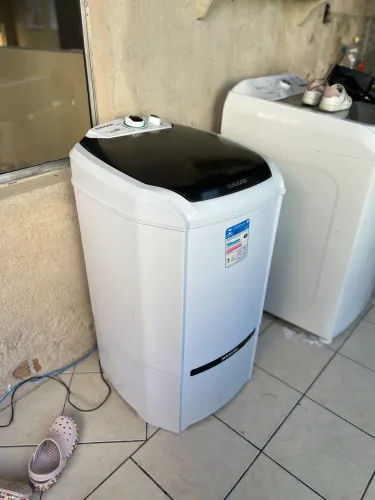Tanquinho de lavar roupa