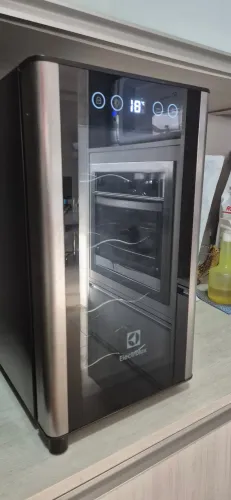 Adega Climatizada Electrolux 8 garrafas