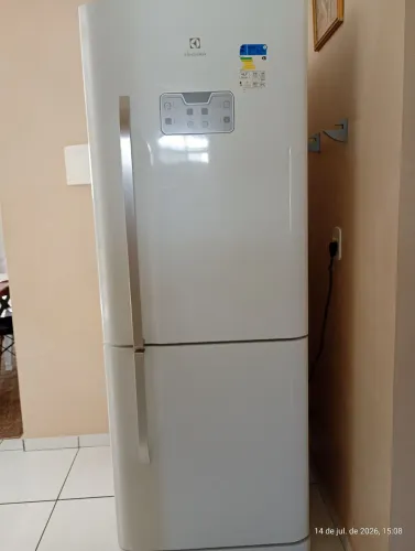 Vende-se Geladeira Electrolux Inverter 454 litros