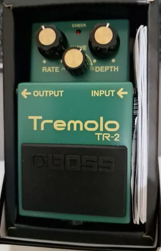 Pedal Boss Tr2 Tremolo
