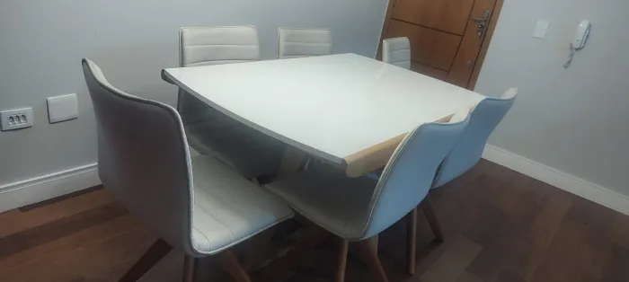 Mesa jantar semi nova