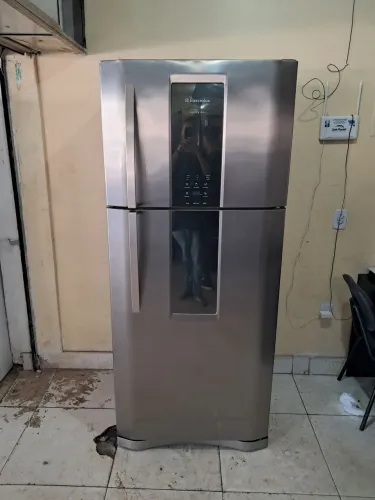 Linda geladeira Electrolux frost free inox