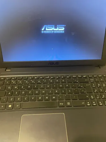 ASUS I3 4GB SSD 128GB Sem marcas, muito novo Bateria autonomia excelente