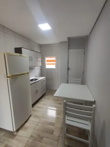 Alugo apto de 1 quarto próximo ao Floripa shopping