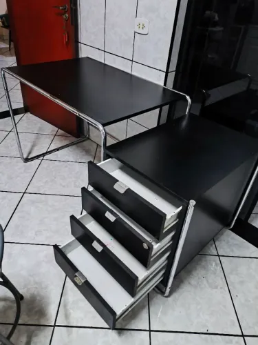 Mesa escritório com gaveta Tok&Stok