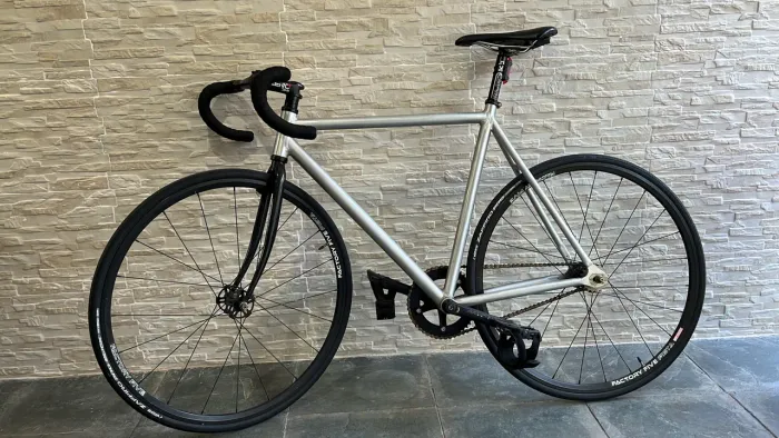 Bicicleta Fixa Factory5 - peças Deda, Miche, Dia-Compe, Giant e DT Swiss