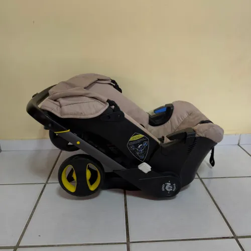 Carrinho de bebe 3x1 cadeirinha e bebê conforto