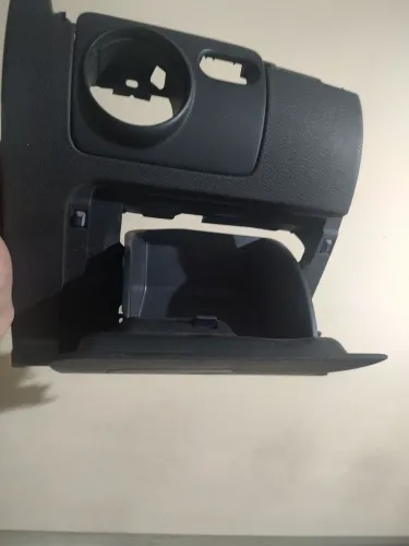 Gaveta Porta Objetos lado esquerdo painel Volkswagen Jetta Variant Mk6 2010/2013.