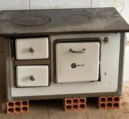 Fogão a Lenha Geral Branco - Chapa Conservada - Funcionando