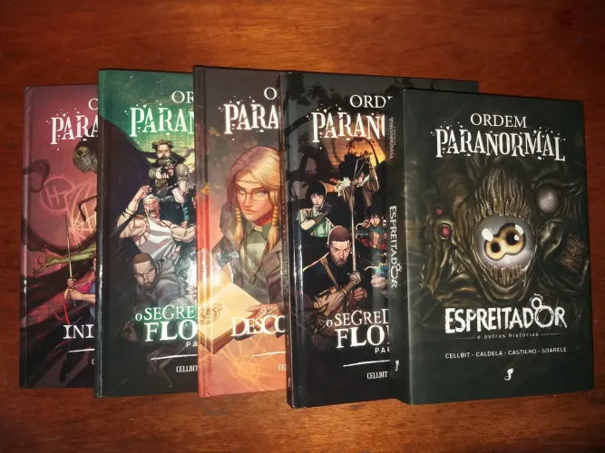 Coleção Capa Dura HQ Ordem Paranormal Vol. 1 ao 4 + O Espreitador + Brindes Exclusivos