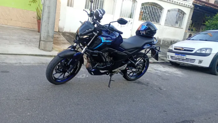 Fz15 moto de ir na casa de vó e voltar. Excelente pra uso em cidade.