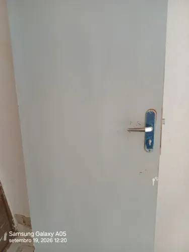 Porta de banheiro com fechadura 210x60