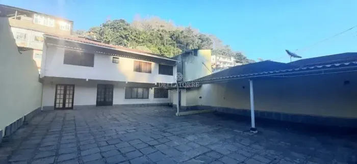 Casa com 3 dormitórios para alugar, 109 m² por R$ 3.170,73/mês - Barra do Imbuí - Teresópo