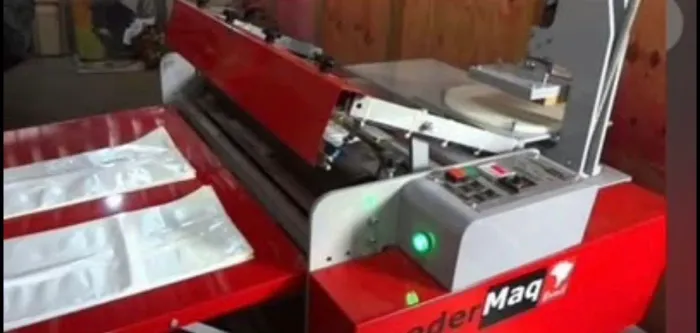 Máquina corte e solda Sacolas 