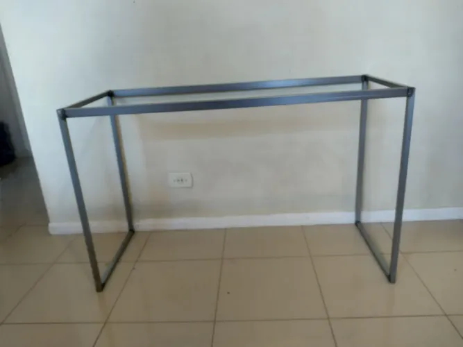 Base em metalon para mesa 
