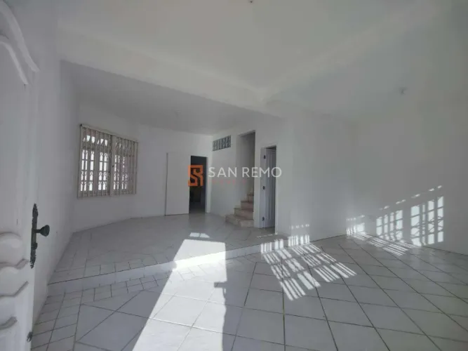 Balneário | Casa 5 quartos, sendo 1 suite