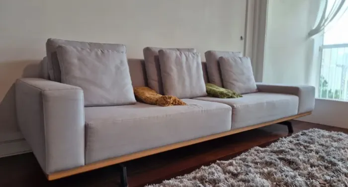 Sofá minimalista - Design Contemporâneo