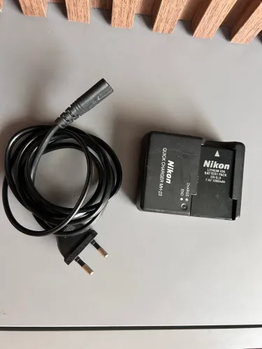 Carregador nikon original modelo mh-23 com bateria en-el9.