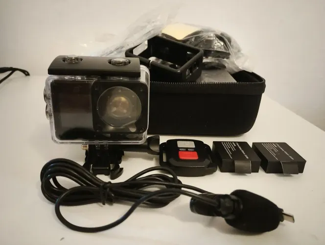 Camera de Ação Tipo Go Pro Com 3 Baterias, Microfone Externo e Controle Remoto 