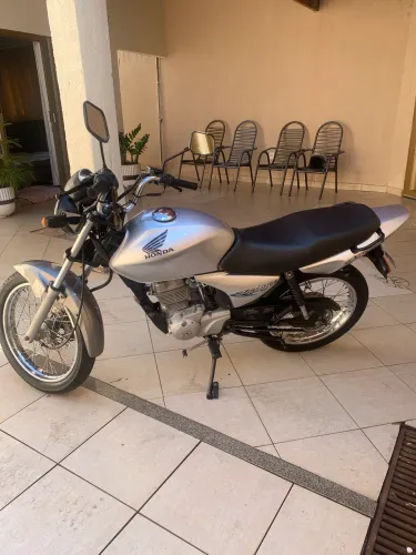 Titan 150 Conservada