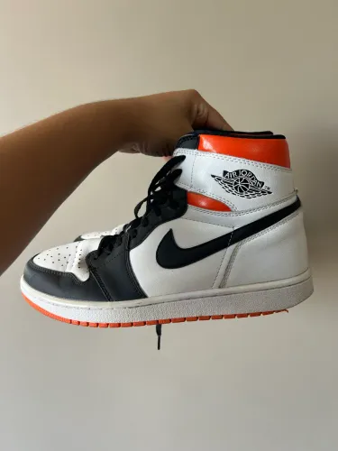 Tênis Air Jordan cano alto 